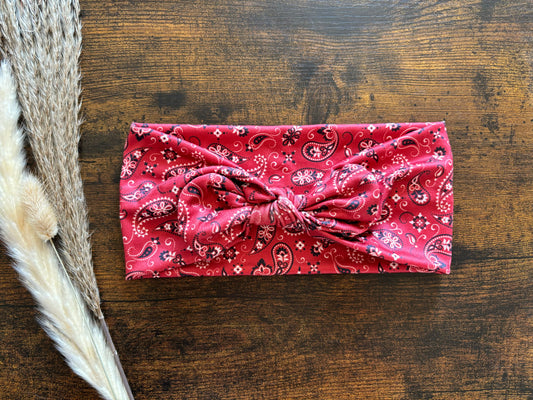 Red paisley w/bow